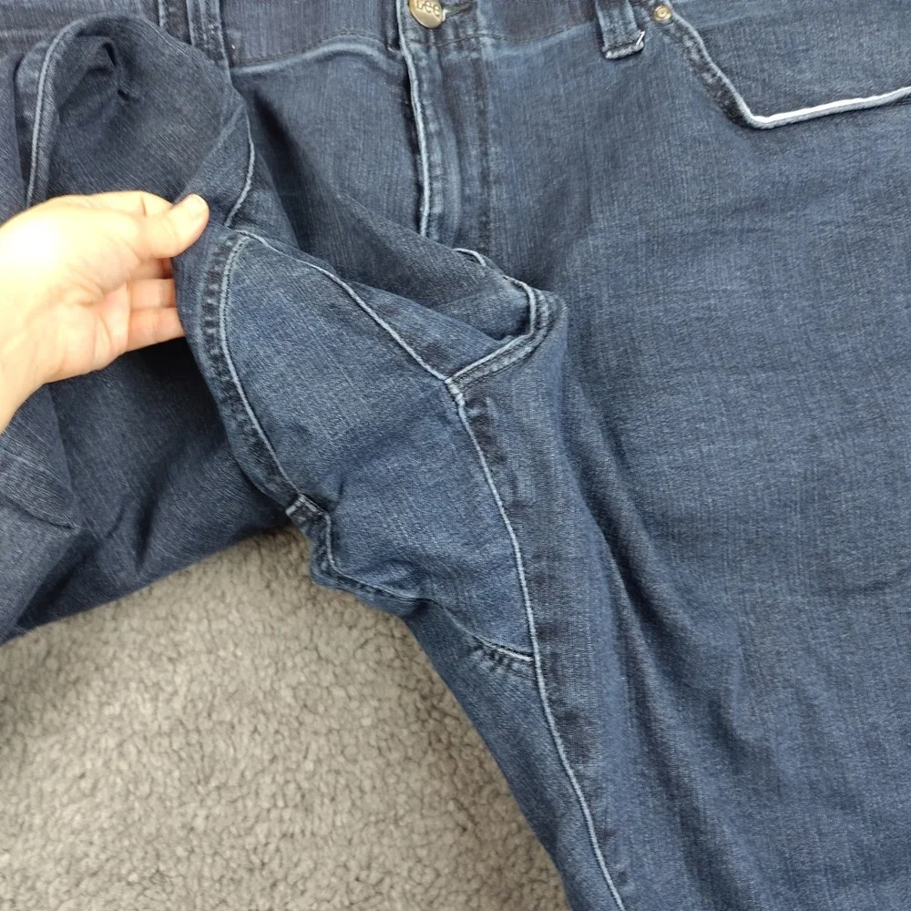 Lee feature handling waist